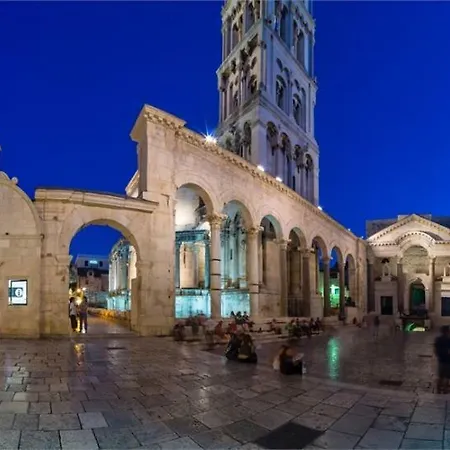 Apartament Dujmović *