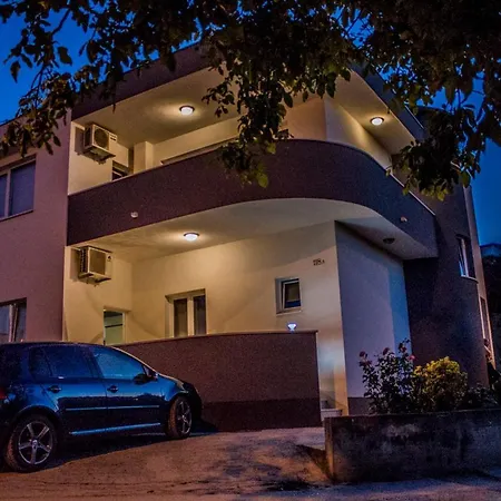 Dujmović * Split